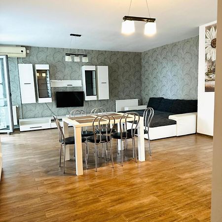 Apartament Lux Albert Olimp Bagian luar foto