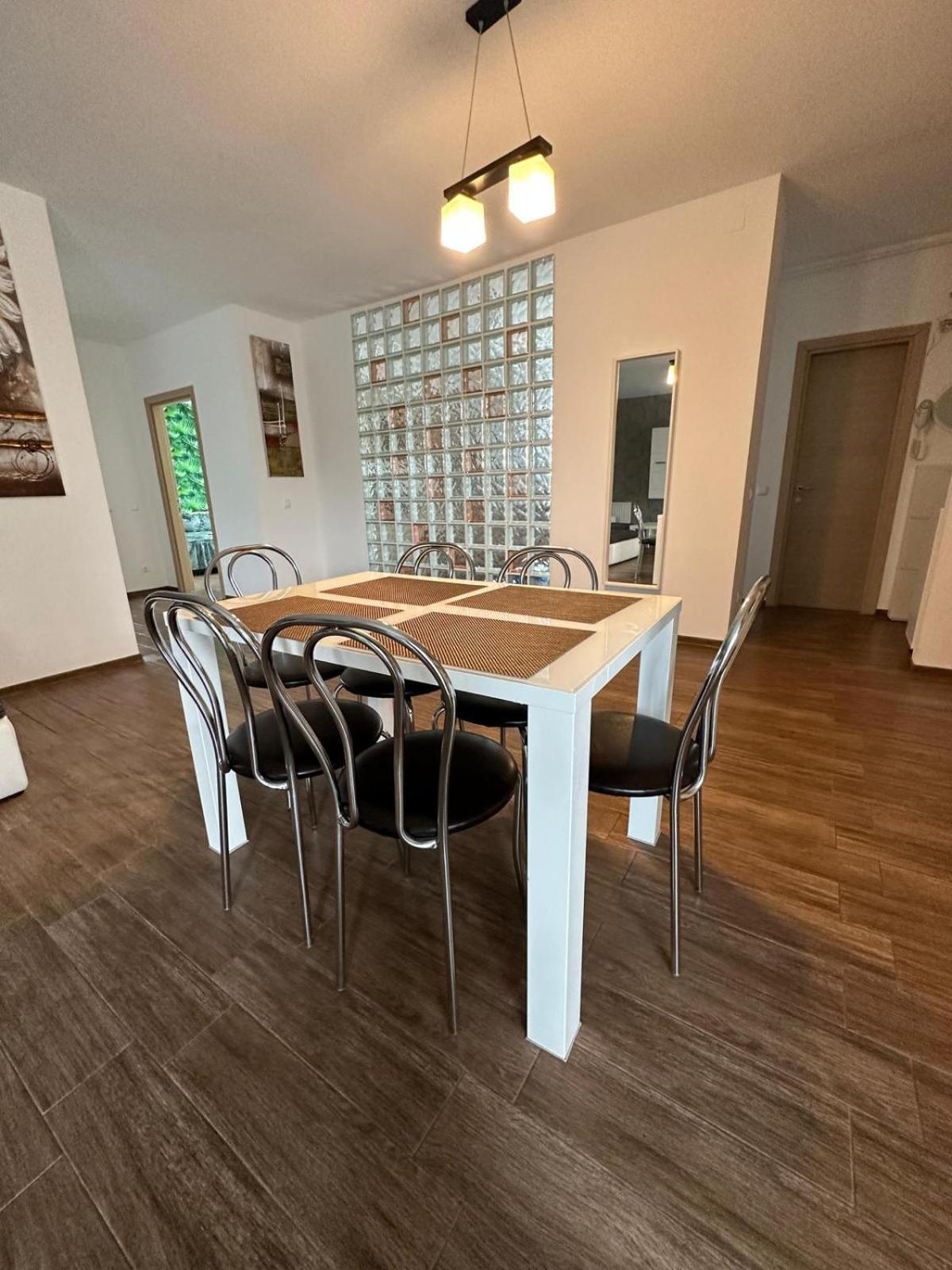 Apartament Lux Albert Olimp Bagian luar foto